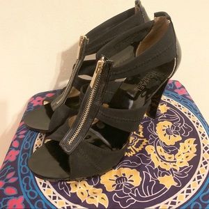 MICHAEL KORS black strappy sandal 8.5